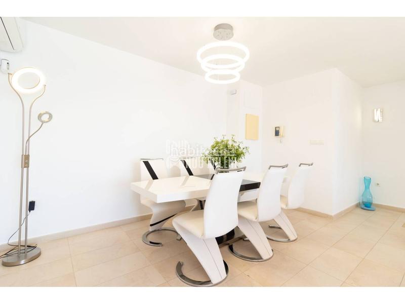 Foto e7f841ff-2670-448f-a61e-cf0c74372ab8. Location chalet avec parking piscine dans El Faro Cullera