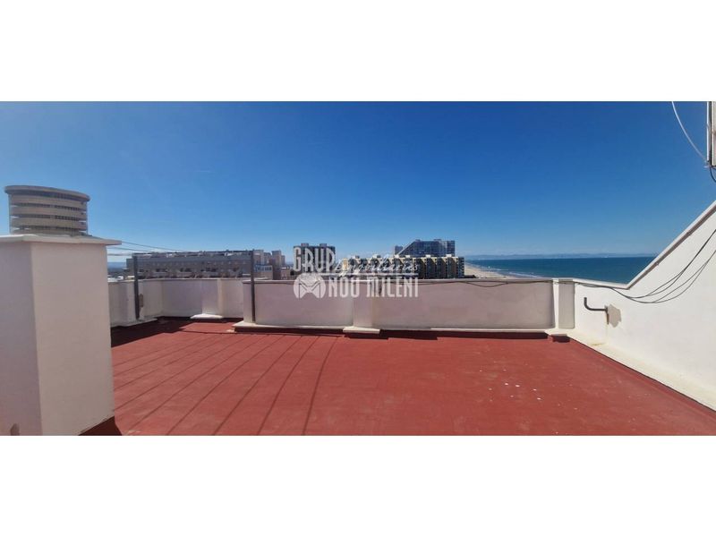 Foto 9c361016-ee6a-4845-a922-f3d8c485f8f6. Pis amb aparcament a El Perellonet Valencia