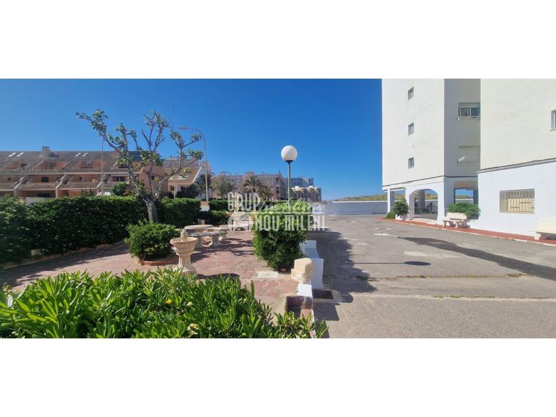 Foto bdf59456-c7d4-4956-93db-3c07d725dfde. Pis amb aparcament a El Perellonet Valencia