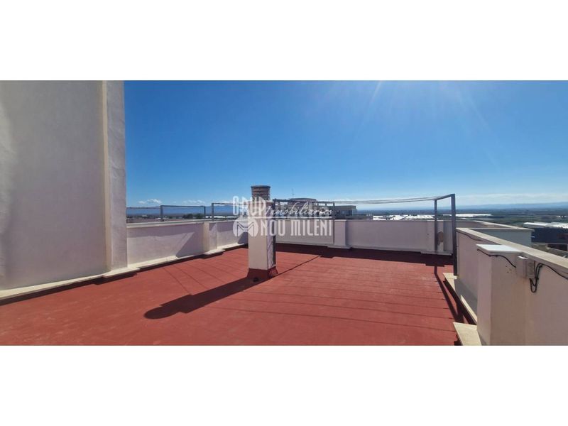 Foto c0d924cb-3625-4636-813e-eb739d37edab. Pis amb aparcament a El Perellonet Valencia