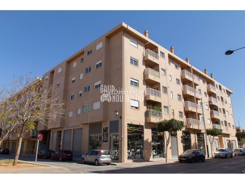 Foto 92206ae9-a7d5-4f4a-aba7-c0cb42a0fe52. Aparcament cotxe a Alcácer