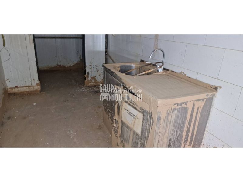 Foto 55794fe6-2778-4d0c-9d46-d419de61b950. Local comercial a Catarroja