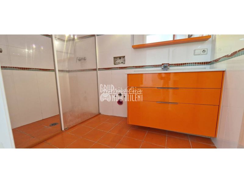 Foto 4e9ab715-dfe9-4b56-8040-30887f757d5d. Casa amb calefacció aparcament a Catarroja