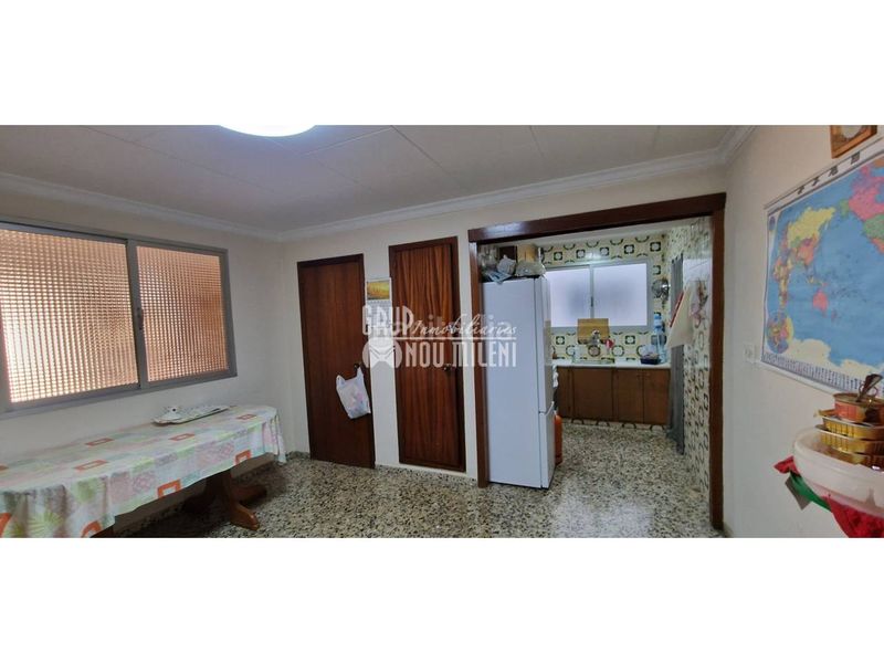Foto aeb23eaa-7e72-4604-9a44-e116fd30a6a0. Pis a Benifaió