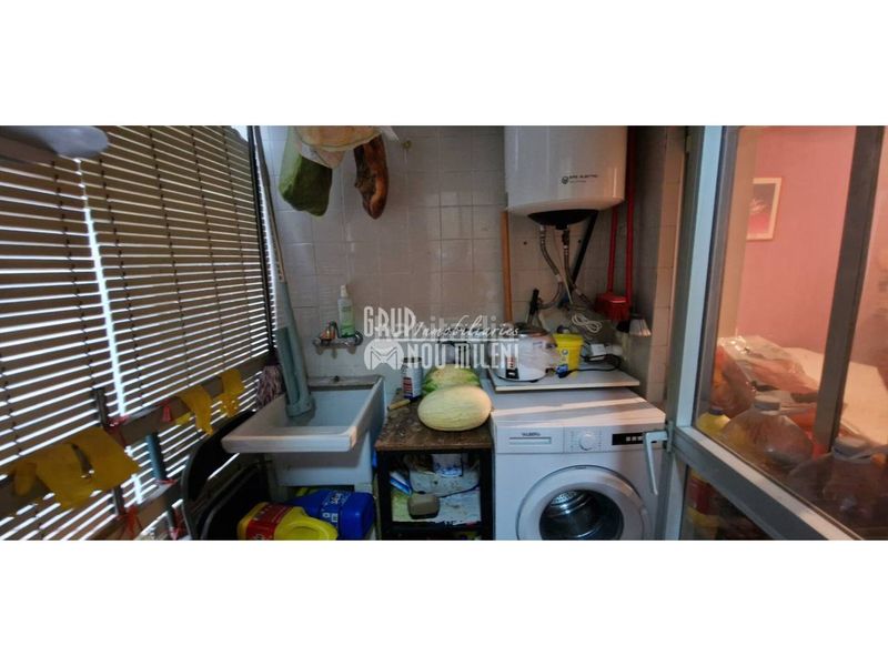Foto f7b5fcbf-4901-4b6f-be7d-edc93d69bd46. Pis a Benifaió