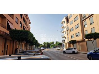 Miete Geschäftsraum in Avenida artal de foces 131. Local comercial en alquiler en alcàsser
