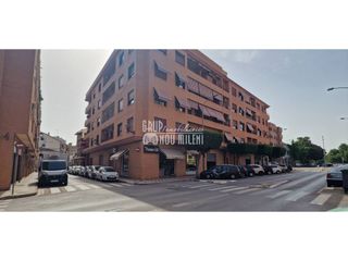 Miete Geschäftsraum in Avenida artal de foces 131. Local comercial en alquiler en alcàsser
