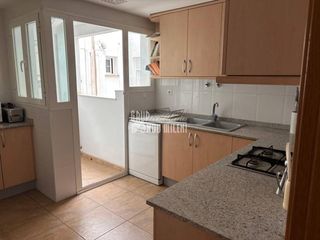 Miete Etagenwohnung  Calle massanassa. Alquiler de piso en catarroja