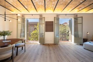 Appartement  Carrer de roger de flor. Maravilloso piso de 137 m², donde la amplitud y la luz natural s