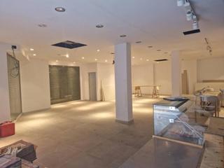 Lloguer Local Comercial a Font dels Capellans - Sagrada Familia. Local en alquiler 150 m2 en zona  en oms si de prat manresa