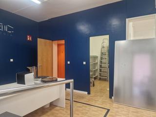 Rent Business premise in Congost-Santa Caterina. Alquiler de local comercial en manresa