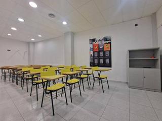 Location Local commercial à Carretera de Vic - Remei. Local comercial en venta en via sant ignasimanresa