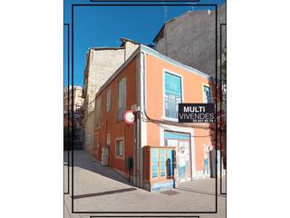 Terreny residencial a Carretera de Vic - Remei. Edificio en venta a reformar completamente en manresa