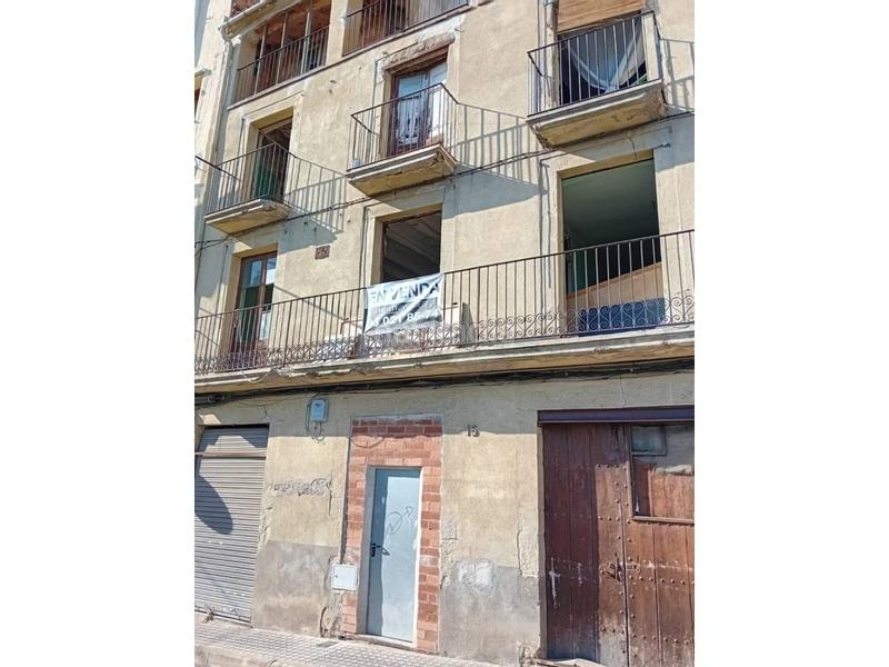 Foto 170b059c-bef9-4e13-8894-6f787eeecfa0. Edificio  para rehabilitar en casco antiguo una inversión con gran potencial en Manresa