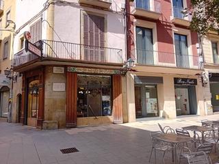 Édifice  Born. Edificio en venta en zona comercial en calle el born manresa
