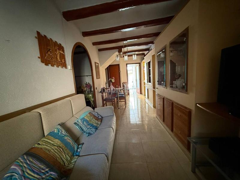 Foto cb38da0b-434f-4ccd-9c9f-77b0e73c294c. Casa  en venta planta baja reformada con la primera planta reformar a tu gusto en Manresa