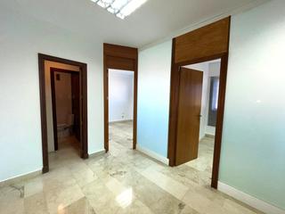 Rent Office space  Manresa. Oficina en alquiler en pleno centro de murcia
