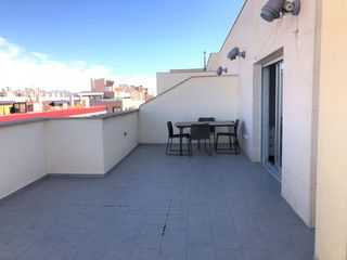 Affitto Piccolo appartamento in Principe de asturias 33. Alquiler de estudio con gran terraza y garaje en príncipe de ast