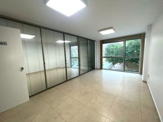 Rent Office space en Abenarabi 28. Oficina con excelente ubicacin, frente al edificio de la gerenc