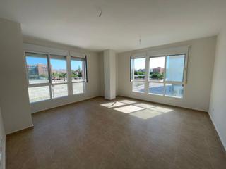 Appartement à Jose antonio camacho 18. Estupendo piso de 3 dorm. con garaje y trastero en r. sur, todo