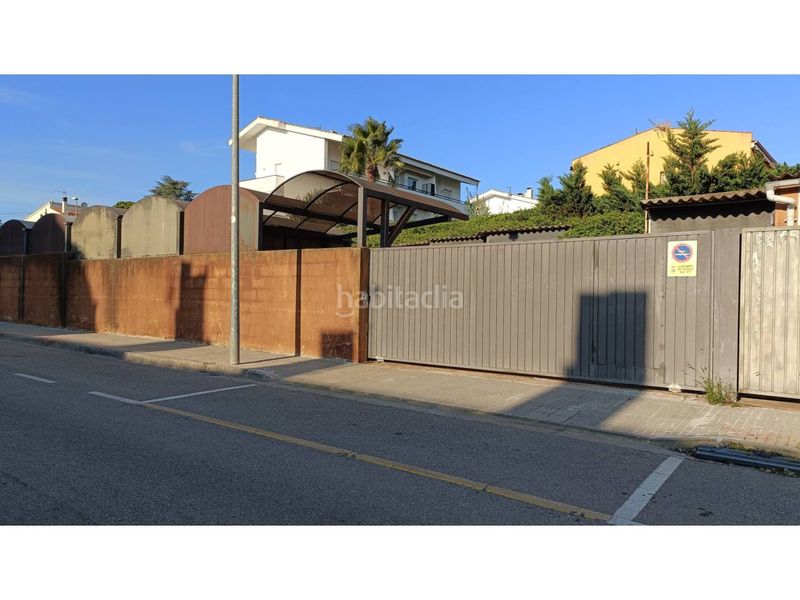 Foto 42c8e2ed-fa85-4653-96d4-b3345151071f. Aparcament cotxe a calle lleida 75 a Riells Escala (L´)