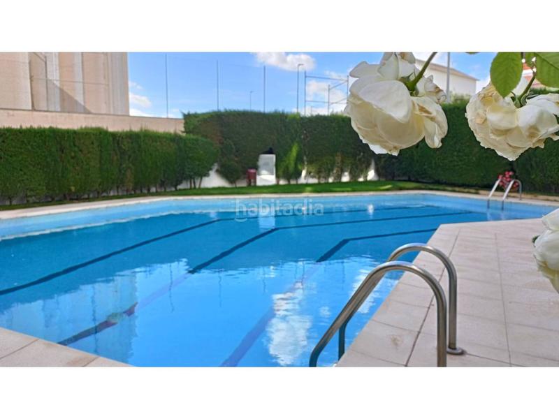 Foto 314e0912-506e-44fe-93d2-eeb92b58b934. Pis a mar 15 a Eixample Residencial Escala (L´)