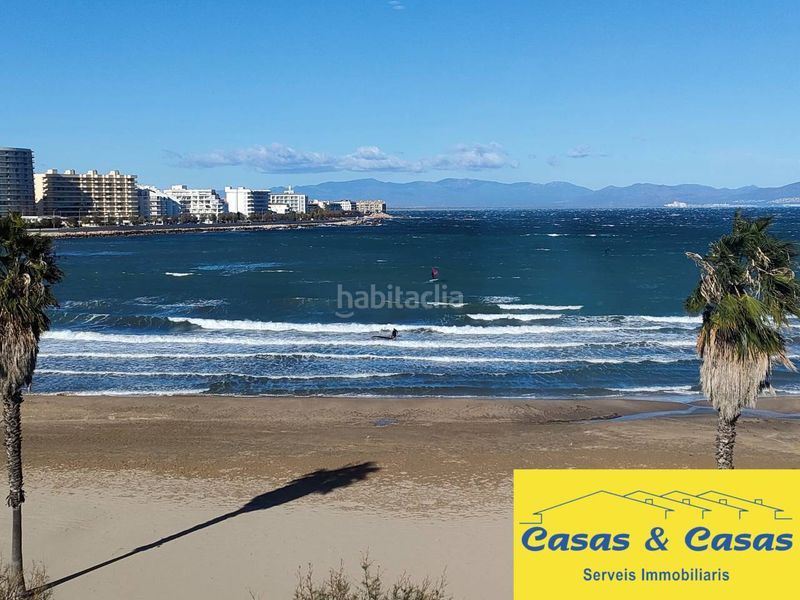 Foto 799ac7c7-bd1d-424e-9f8d-4e1e023ba9af. Pis a avenida Riells 94 a Riells Escala (L´)