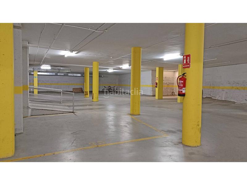 Foto 31b8e3b2-5076-40dd-945a-5fce99b20d9e. Flat with heating parking in Port - La Clota - Puig Sec Escala (L´)