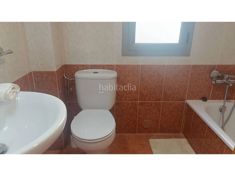Foto 348c3362-f911-4771-8a73-0875785631e5. Flat with heating parking in Nucli Antic Escala (L´)
