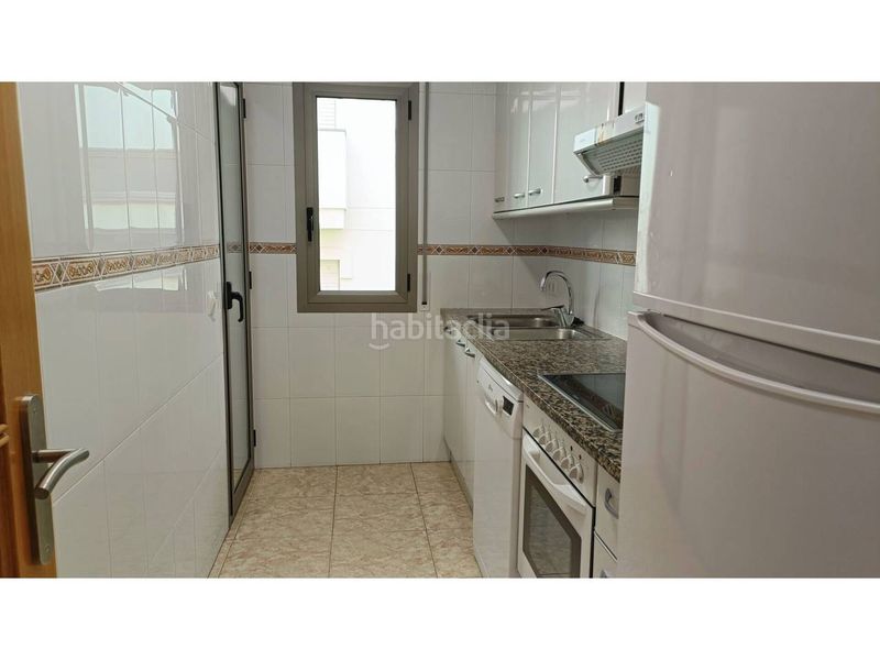 Foto bb278de9-4608-4f93-91bf-877a15a0b8b0. Flat with heating parking in Nucli Antic Escala (L´)