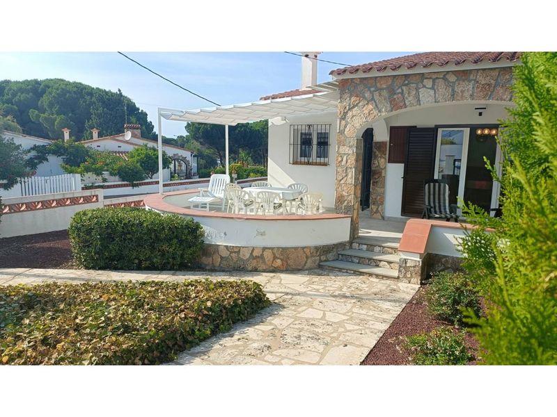 Foto be0253e4-50af-4383-9f6d-6a4207bbf2da. Casa amb aparcament a Port - La Clota - Puig Sec Escala (L´)