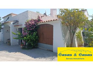 House  Calle cellera. Casa en venta en lescala