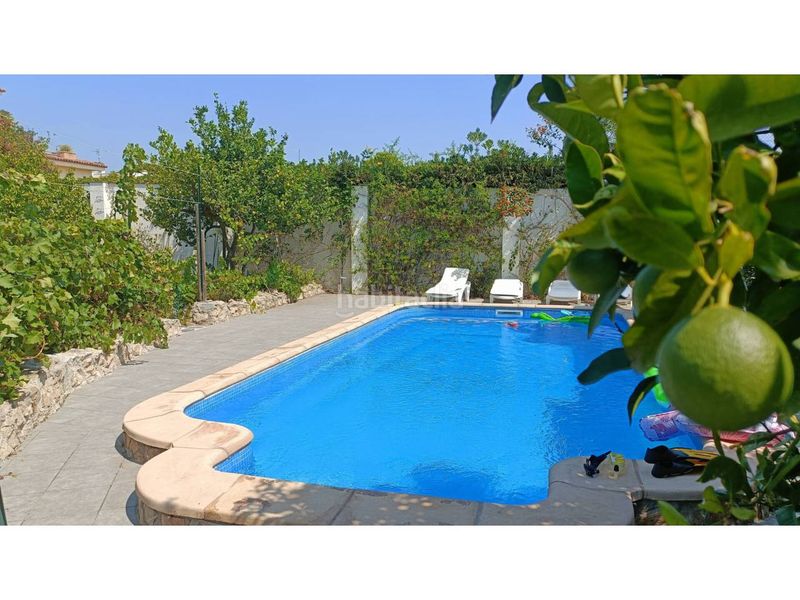 Foto 809f74b8-9b4a-4e6f-8003-74cac8db1d25. Casa amb aparcament piscina a Riells Escala (L´)