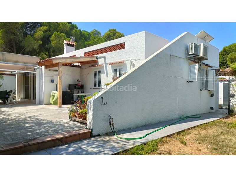 Foto eab60dde-3a4e-40e4-86f5-be54fef491e7. Casa amb aparcament piscina a Riells Escala (L´)