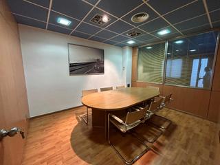 Rent Business premise  Carrer de la bruguera. Se alquila local en el centro de calella