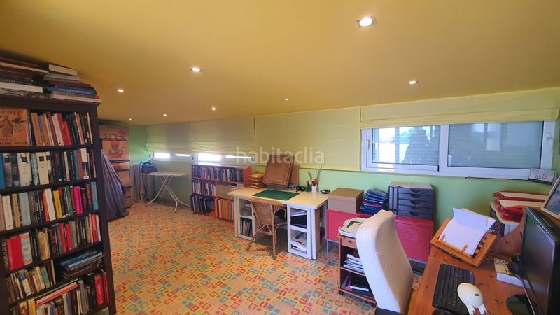 Foto 33a33edf-0fee-43a6-8269-3934ee36015c. Casa adossada amb aparcament piscina a Canet de Mar