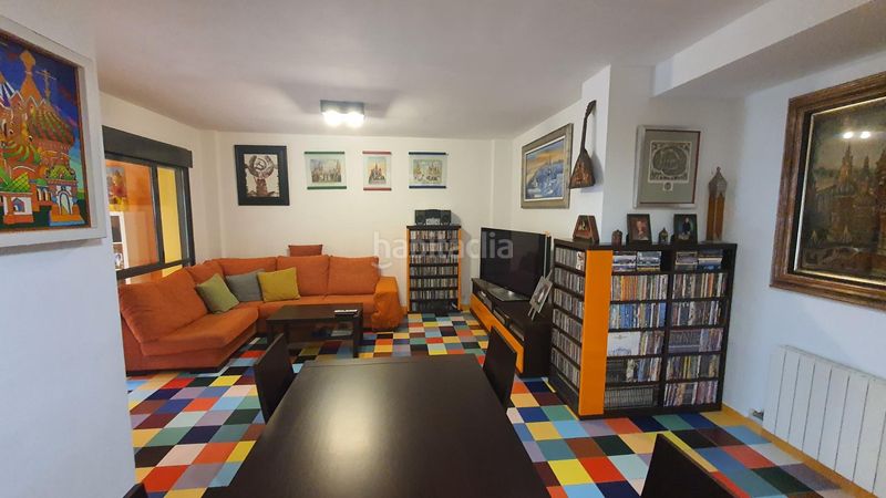 Foto 4ea14766-bab3-41e9-9e28-52a008339f08. Casa adossada amb aparcament piscina a Canet de Mar
