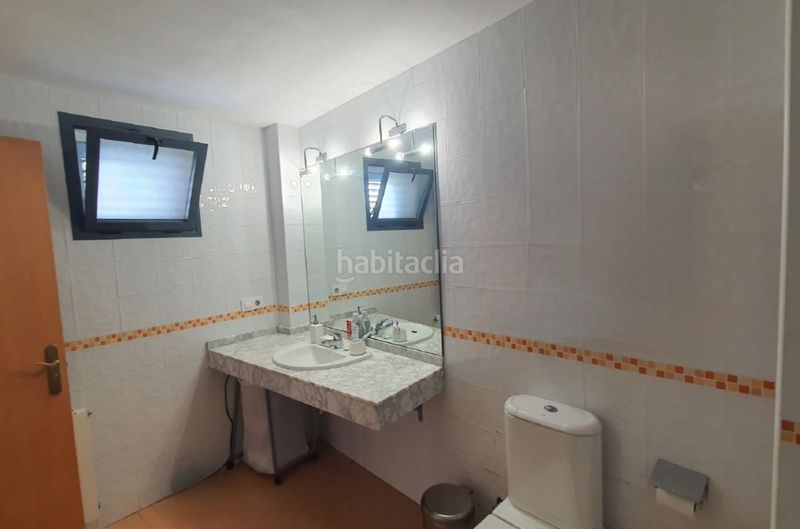 Foto 7de3a1e6-18ef-4c08-94a0-b6895a96bae6. Casa adossada amb aparcament piscina a Canet de Mar