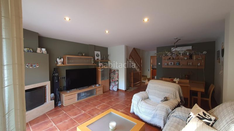 Foto a4a9dda3-0cc3-4075-a80e-8deabed4a0cc. Casa adossada amb aparcament a Canet de Mar