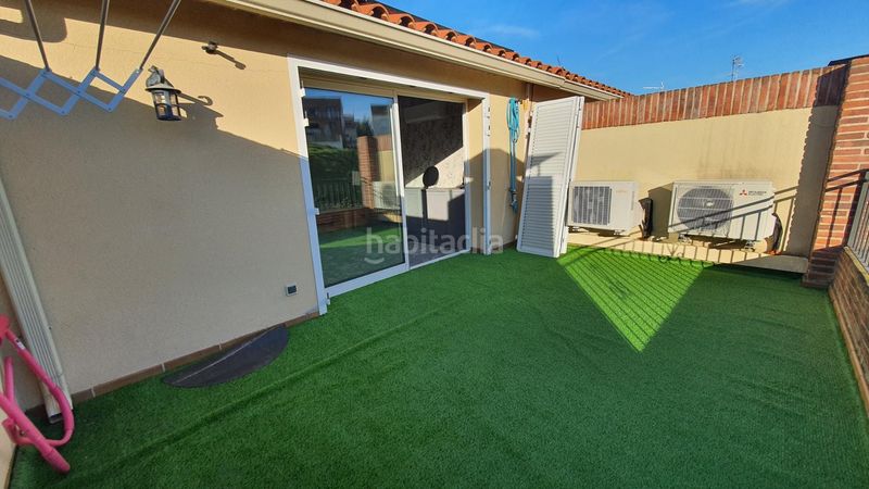 Foto a6deec15-ffaa-4224-82f2-9513c07a7b24. Casa adossada amb aparcament a Canet de Mar
