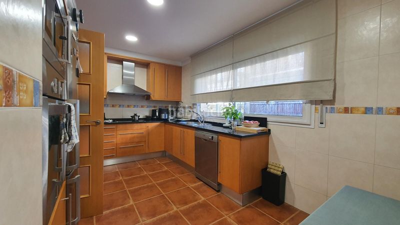 Foto bbdb9628-f3f8-4d8b-ad02-cdea54a98e3a. Casa adossada amb aparcament a Canet de Mar