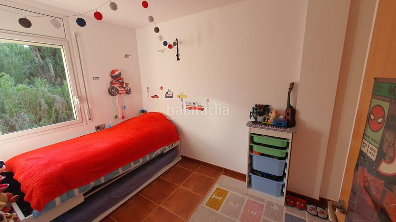 Foto d696add2-973a-4c1a-8992-fe811c43ec8a. Casa adossada amb aparcament a Canet de Mar