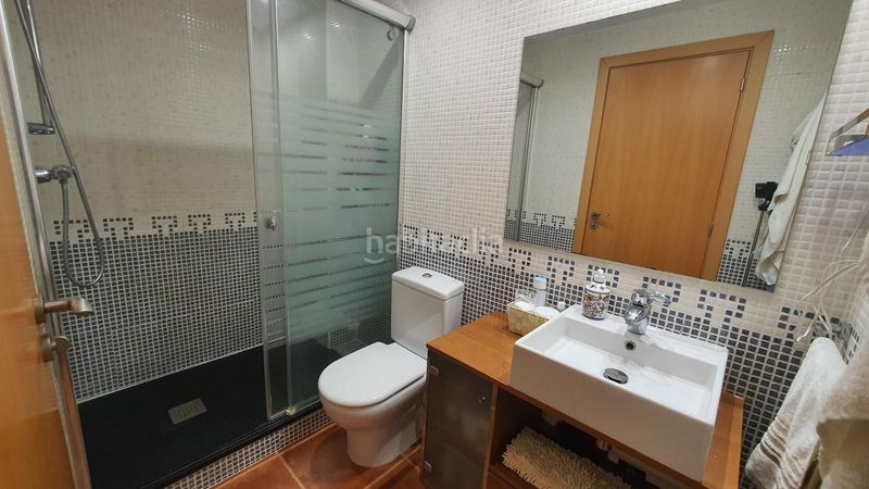 Foto dcfee8b4-f360-4eb4-8082-46e8225d6512. Casa adossada amb aparcament a Canet de Mar
