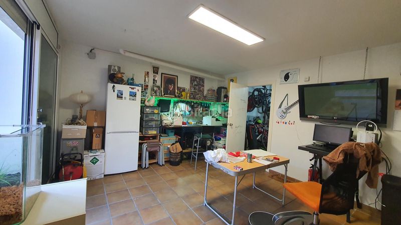 Foto ff8407c5-0d14-472a-aa94-7d7a15b801a7. Casa adossada amb aparcament a Canet de Mar