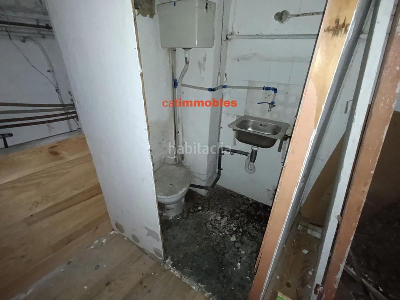 Foto 96eed4a3-791f-435b-9dc1-c5d2ce825406. Alquiler local comercial local en alquiler de 16m2 en dos alturas en calle baldomer solà, en Badalona