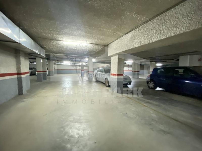 Foto 56ded7c9-5b9e-48cc-85f4-5ae95530dc86. Parking voiture dans Centre Sabadell