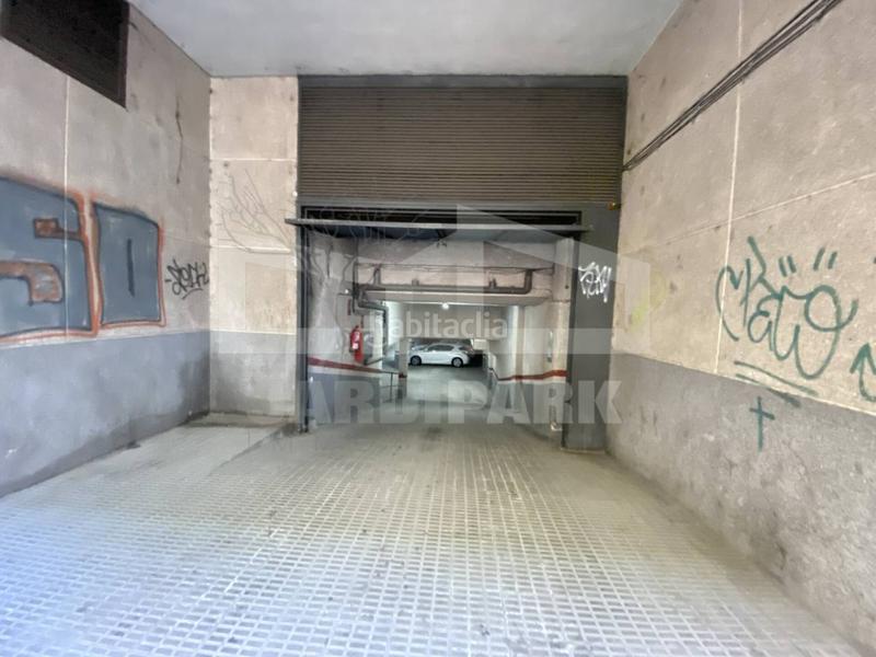 Foto 78d8ebf6-e5b1-4558-a70e-72cf88db951a. Parking voiture dans Centre Sabadell