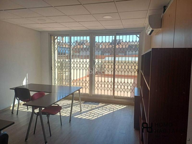 Foto 2f9c5a74-2007-40c4-b3fd-c958b7e1f7f9. Lloguer oficina a Centre Sabadell