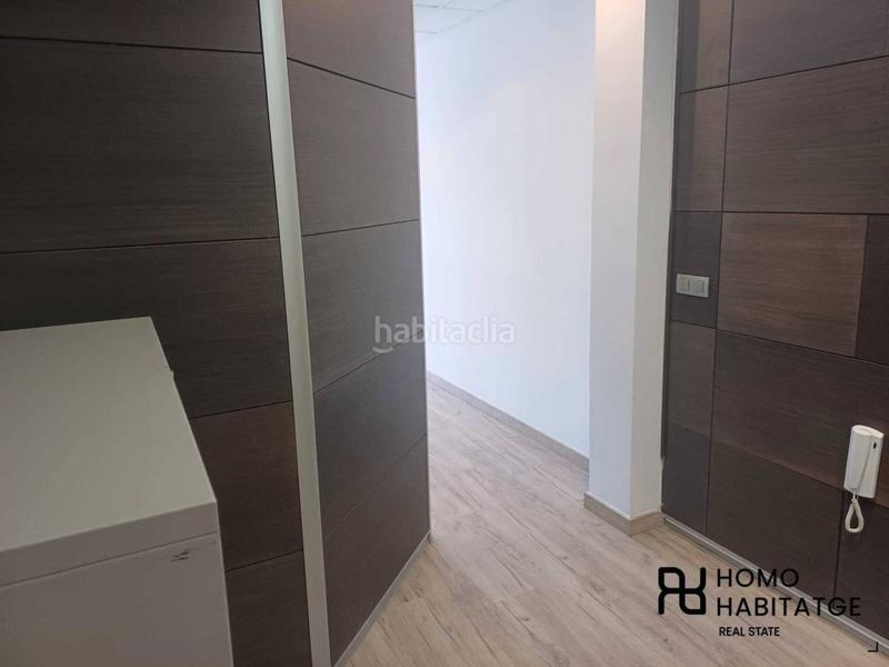 Foto 9aac4d68-fa75-402e-a644-588df85654e1. Lloguer oficina a Centre Sabadell