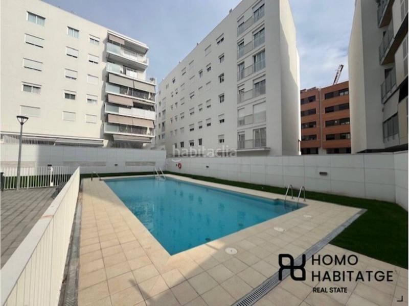 Foto a7f3be34-a193-4a26-b58e-22e571c090bd. Pis amb calefacció aparcament piscina a Centre Sabadell